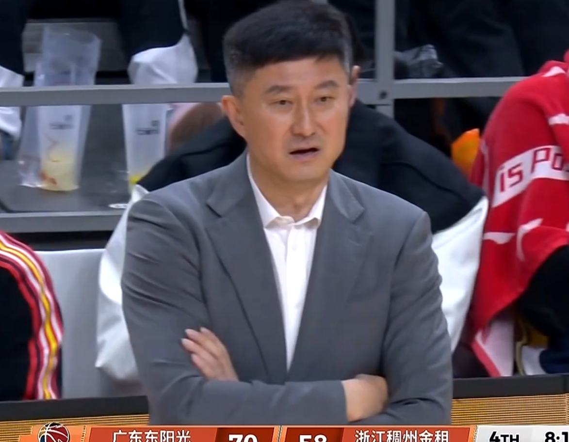 九游娱乐-广东3消息!杜锋合同今夏到期,徐昕或赴美无缘回归,朱总新动作