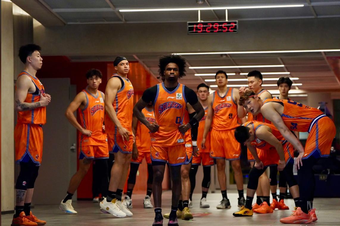 九游娱乐登录入口-明晚上海男篮对阵广厦!传来3个好消息,上海队有望夺冠